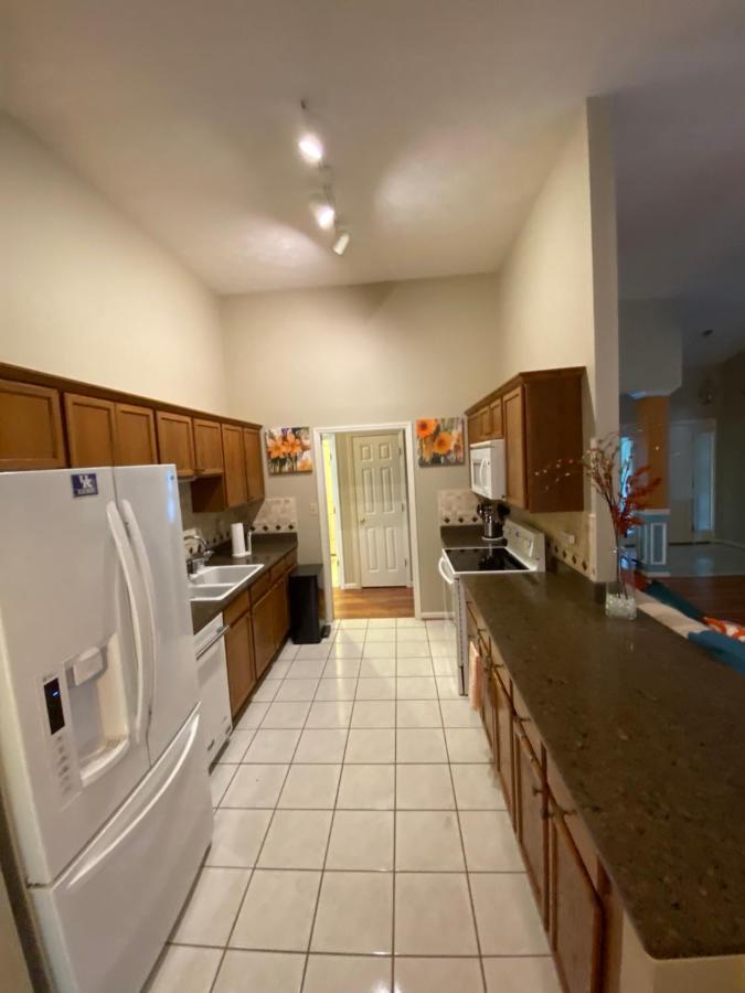Villa Whitfield Manor Lexington Esterno foto